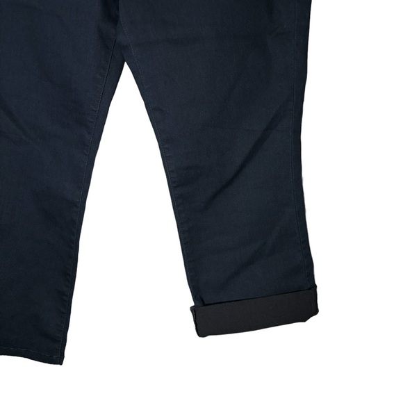 NWT New York & Company Low Rise Flare Leg Cropped Jeans Dark Wash Size 12 - Picture 4 of 12